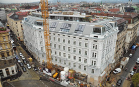 Aus Alt mach Neu:  Die in die Jahre gekommene Immobilie in der Burggasse erstrahlt in neuem Glanz (Bild).